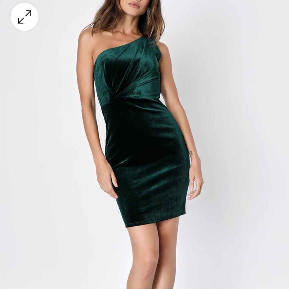 Lulu's Candlelit Date Forest Green Velvet One-Shoulder Dress
